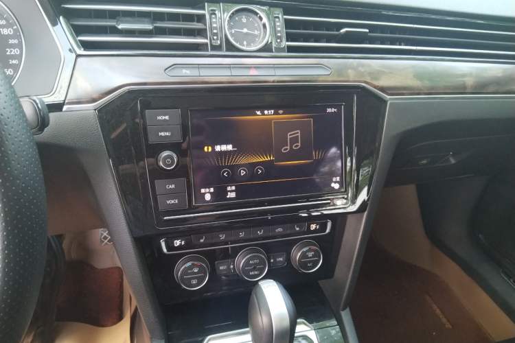 Used Volkswagen Magotan 2019 330TSI DSG Luxury Version China VI Standard Audio And AC Panel