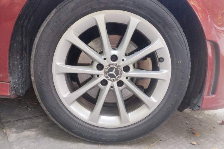 Used Mercedes-Benz A-Class 2019 A 200 L Sport Sedan Right Front Wheel Hub