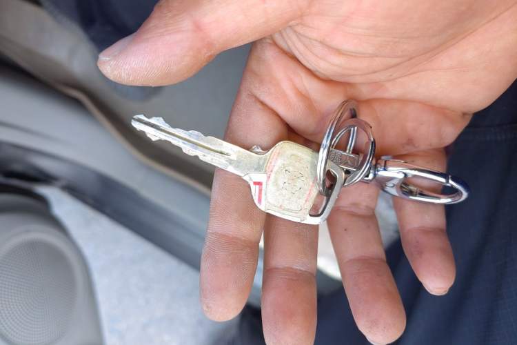 Used Nissan Sunny 2011 1.5XE Manual Comfort Edition Vehicle Key