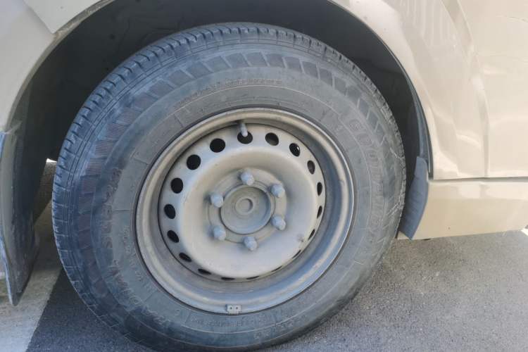 Used Foton Scenic G7 2020 2.4L Commercial Version Long Wheelbase High-Roof 6-Seater Business Vehicle China VI Emission Standard Model 4K22D4M