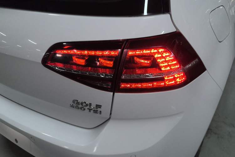 Used Volkswagen Golf 2017 280TSI Automatic R-Line Million-Vehicle Commemorative Edition