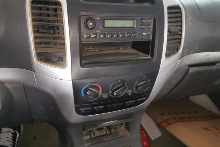 Used Foton Scenic 2014 2.0L Express Classic Long-Wheelbase Low-Roof 486EQV4