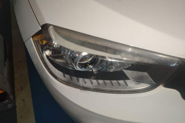 Used Brilliance V3 2015 1.5L Automatic Smart Version Right Front Headlight