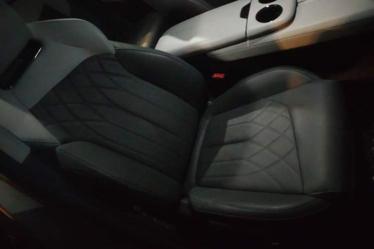 Used Changan UNI-Z New Energy 2024 Blue Whale Smart Electric iDD 125km Excellence Model
