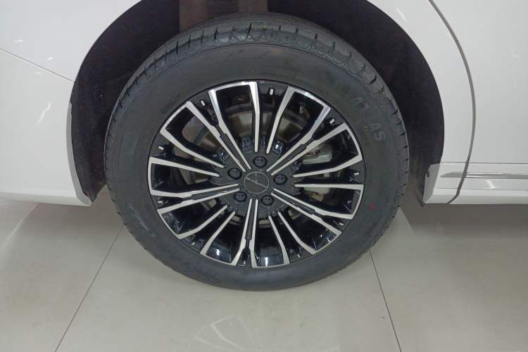Used FORTHING Xinghai V9 2024 1.5TD 200km Qingyunti Series Premium Version
