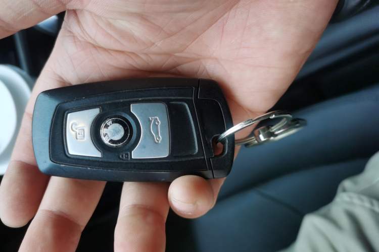 Used BMW 3 Series 2015 316Li Fashion Model
