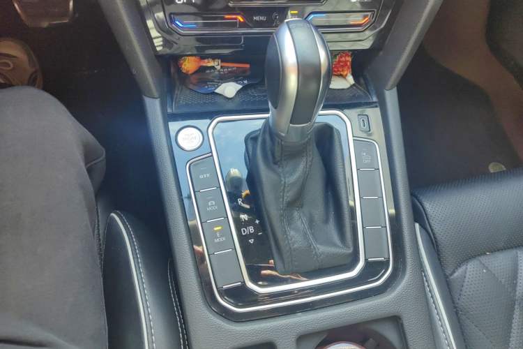 Used Volkswagen Magotan GTE Plug-in Hybrid 2022 GTE Luxury Model Gear Lever