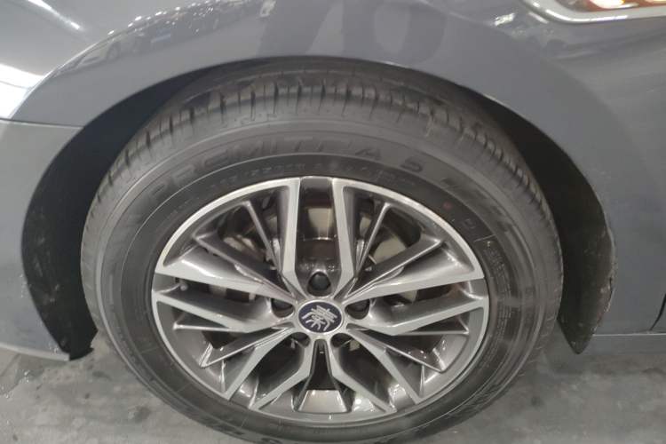 Used BYD Qin Pro New Energy 2019 EV Super Edition High-Power Smart Connect Luxurious Model Left Front Wheel Hub
