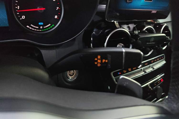 Used Mercedes-Benz C-Class 2019 C 260 Sport Edition Gear Lever