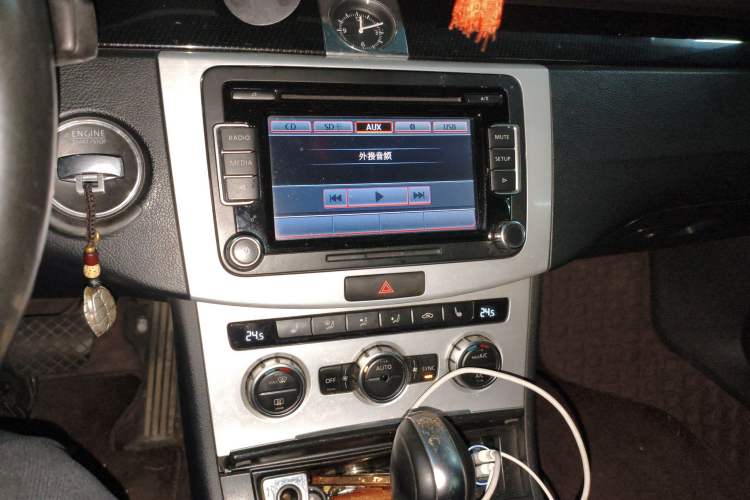 Used Volkswagen Magotan 2013 1.8TSI Luxury Model Audio And AC Panel