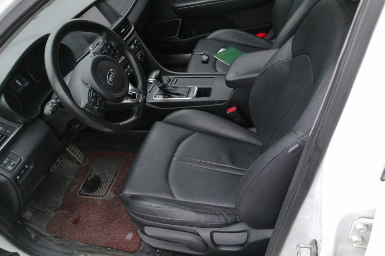 Used Kia K5 2016 1.6T Automatic LUX Left Front Seat