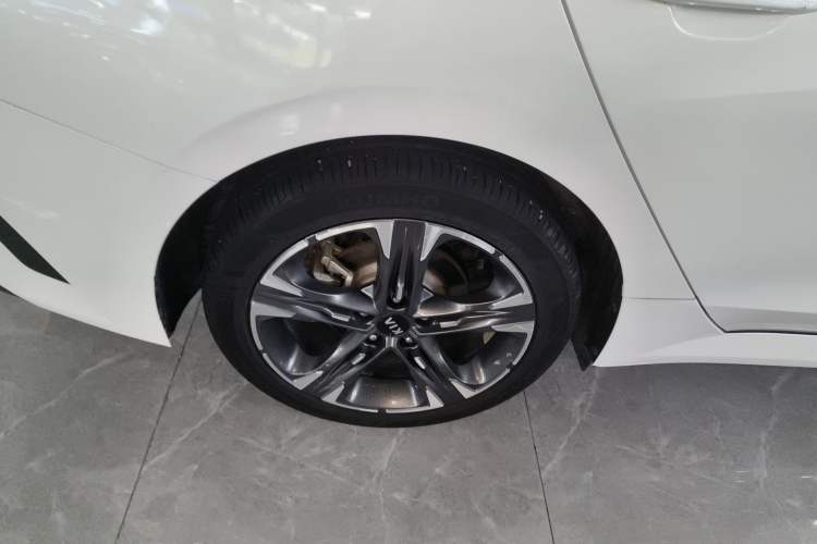 Used Kia K5 2020 270T CVVD Luxury Edition Right Rear Wheel Hub