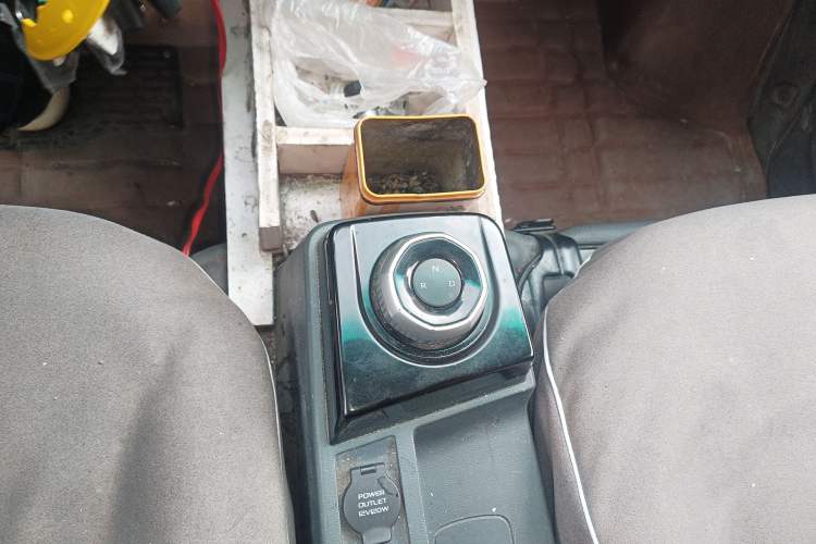 Used Farizon Xingxiang V 2024 Star Enjoy V6E Feature Edition Zhixin 46.08 kWh Gear Lever