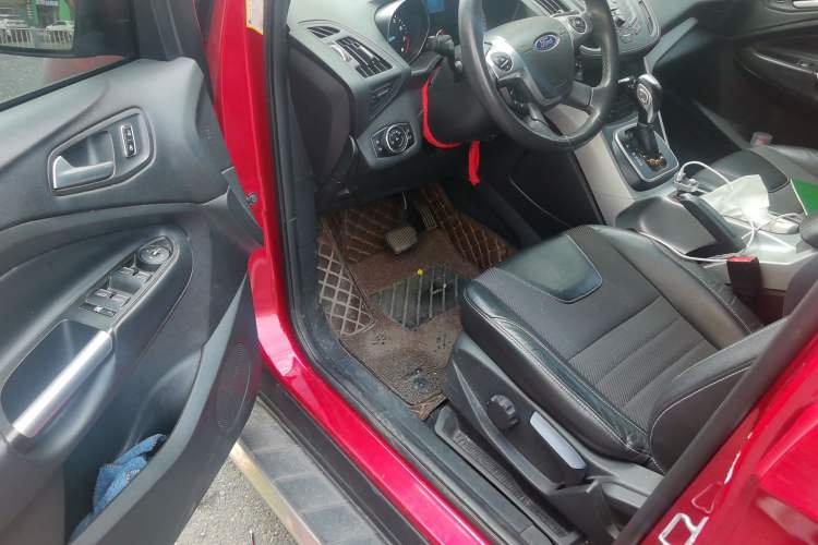 Used Ford Kuga 2013 1.6L GTDi Two-Wheel-Drive Trend Model