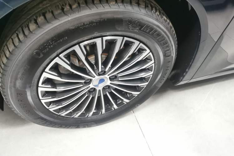 Used Denza D9 2022 DM-i 970 Four-Wheel Drive Prestige Model