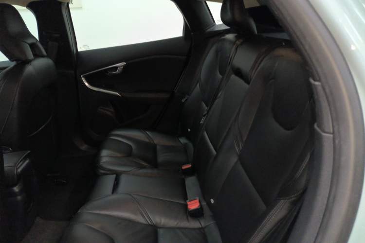 Used Volvo V40 2018 T3 Zhiya Edition
