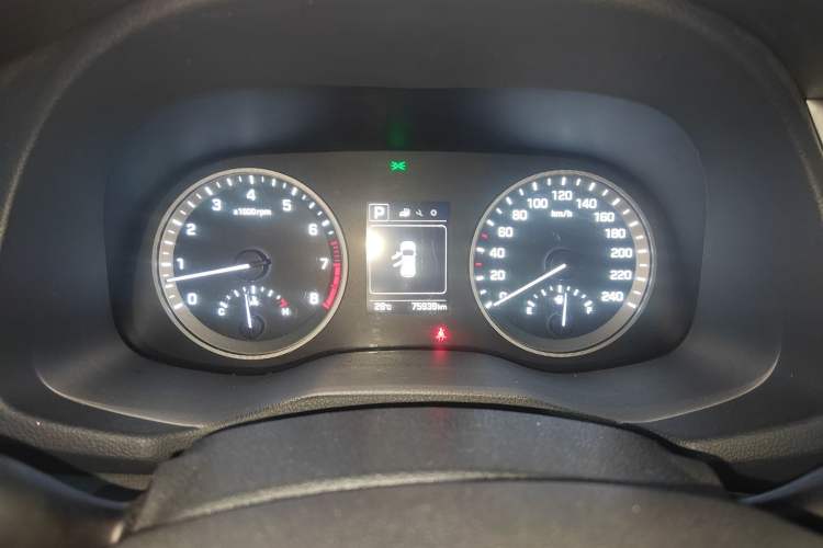 Used Hyundai Tucson 2018 1.6T Dual-Clutch Two-Wheel Drive 15th Anniversary Special Edition Instrument Cluster