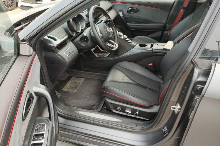 Used ORA Lightning Cat 2024 Dark Night Edition 600 km All-Wheel-Drive High-Performance Version
