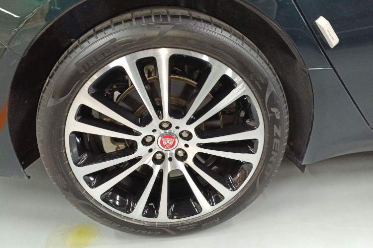 Used Jaguar XFL 2024 2.0T P250 Two-Wheel Drive Prestige Luxury Edition