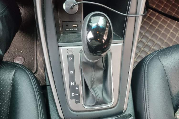 Used Hyundai Elantra (5th Generation / Langdong) 2016 1.6L Automatic Smart Version Gear Lever