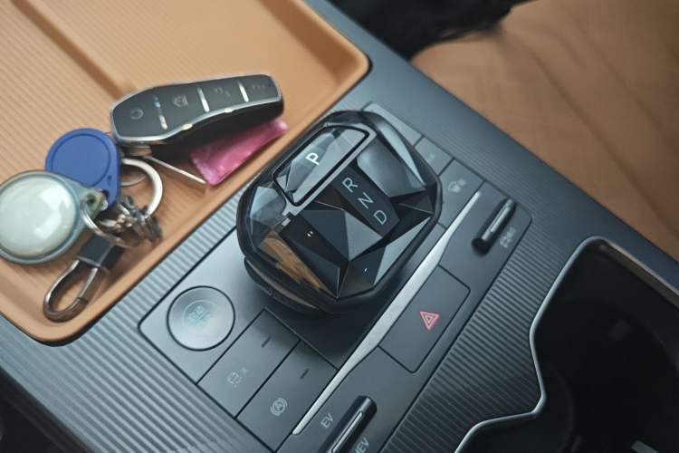 Used BYD Song L DM-i 2024 75km Leading Edition
