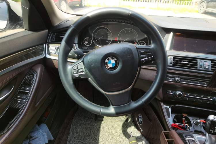 Used BMW 5 Series 2014 525Li Luxury Design Package
