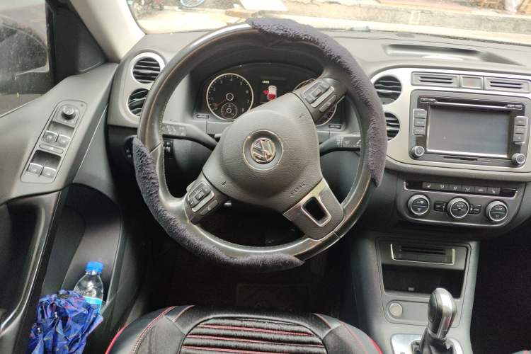 Used Volkswagen Tiguan 2015 1.8TSI Automatic Two-Wheel Drive Luxury Model Steering Wheel