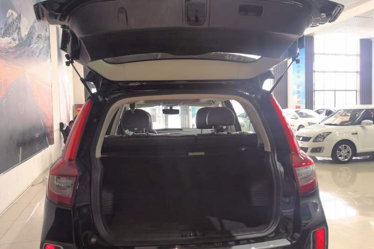 Used Geely Auto Vision X6 2016 1.8L Manual Luxury Model
