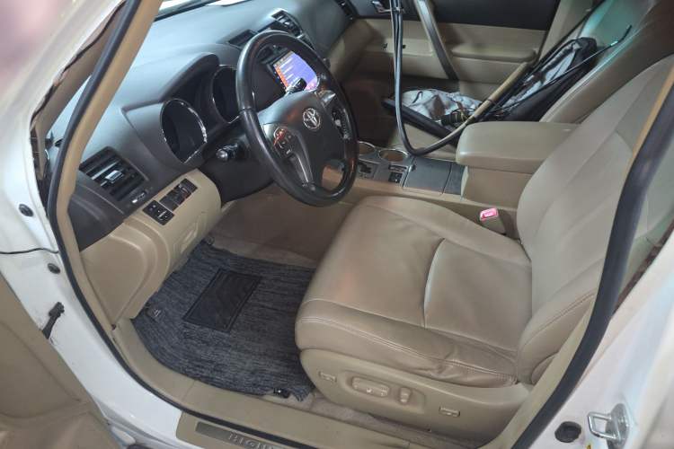 Used Toyota Highlander 2009 3.5L 4x4 7-Seater Luxury Edition Left Front Seat