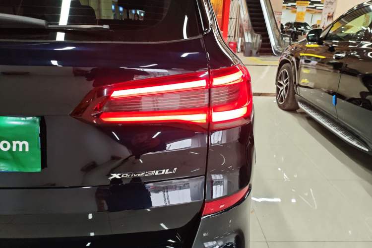 Used BMW X5 2022 Restyled xDrive 30Li Luxury Version M Sport Package