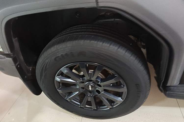 Used Formula Leopard 5 2023 Explore Edition