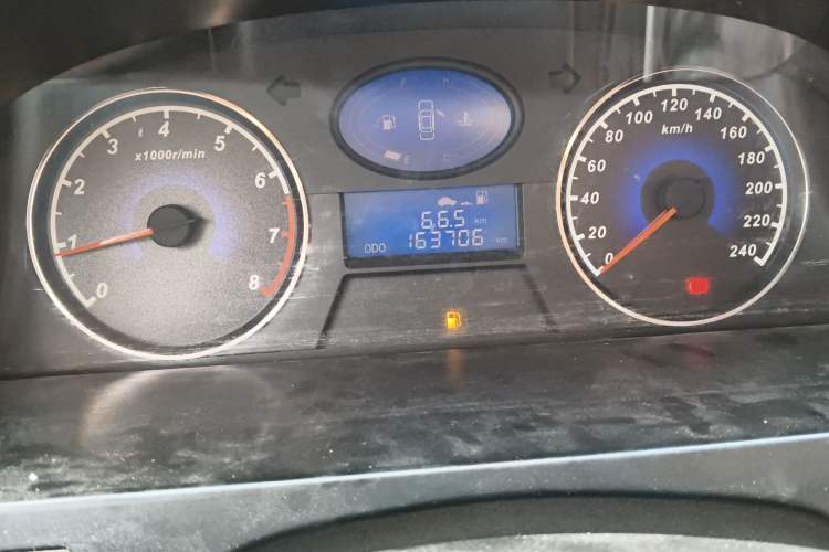 Used Geely Auto Classic Emgrand 2013 Hatchback 1.5L Manual Entry-Level Model
