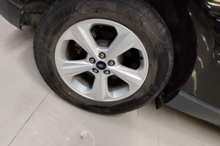 Used Ford Edge 2018 EcoBoost 245 Two-Wheel-Drive Titanium 5-Seater China VI Standard