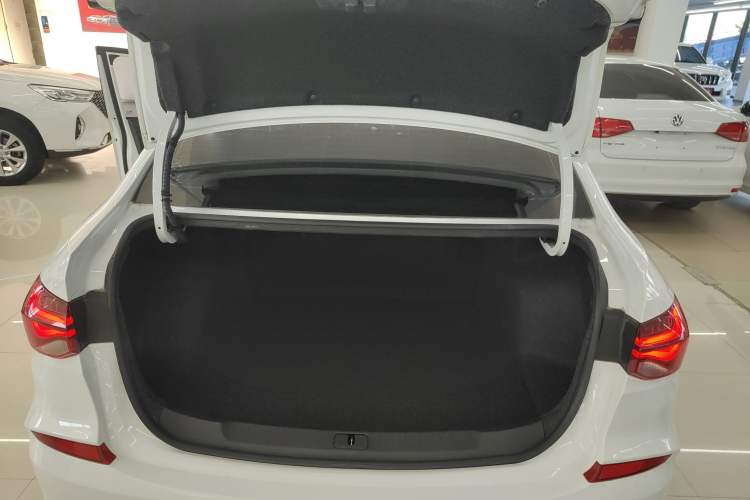 Used Chevrolet Monza 2020 Light Hybrid Redline 320T Dual-Clutch Joyful Edition Trunk