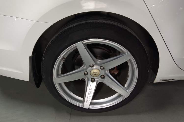 Used Volkswagen Lamando 2015 230TSI DSG Fashion Edition