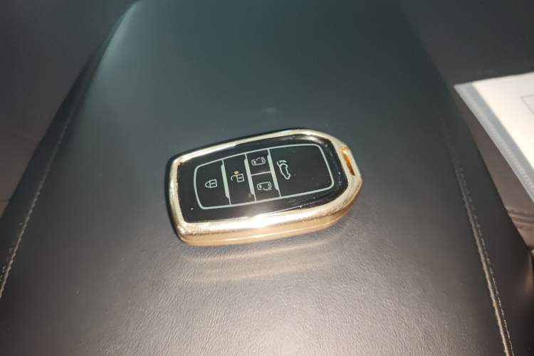 Used Toyota Vellfire 2020 Dual-Engine 2.5L Black Gold Limited Edition
