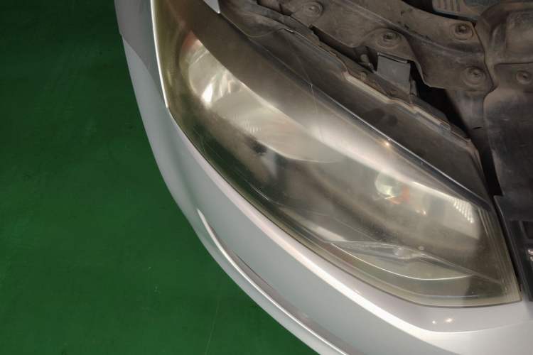 Used Volkswagen Polo 2011 1.6L Automatic ZhiKu Edition Right Front Headlight