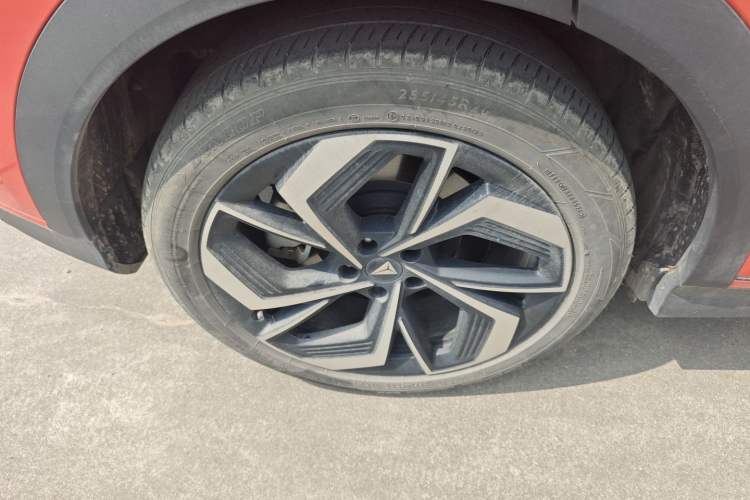 Used Deepal S07 2024 215Max Qiankun Intelligent Driving ADS SE Range-Extended Version Right Rear Wheel Hub