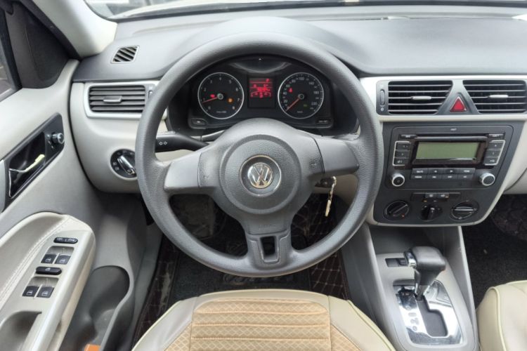 Used Volkswagen Bora 2012 1.6L Automatic Fashion Edition Steering Wheel