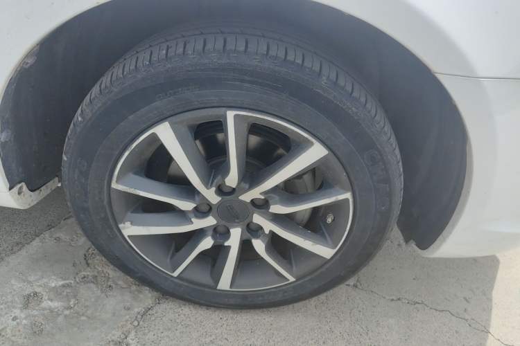 Used Geely Auto Emgrand 2019 Leading Edition 1.5L CVT Upward Asian Games Edition China VI Right Front Wheel Hub