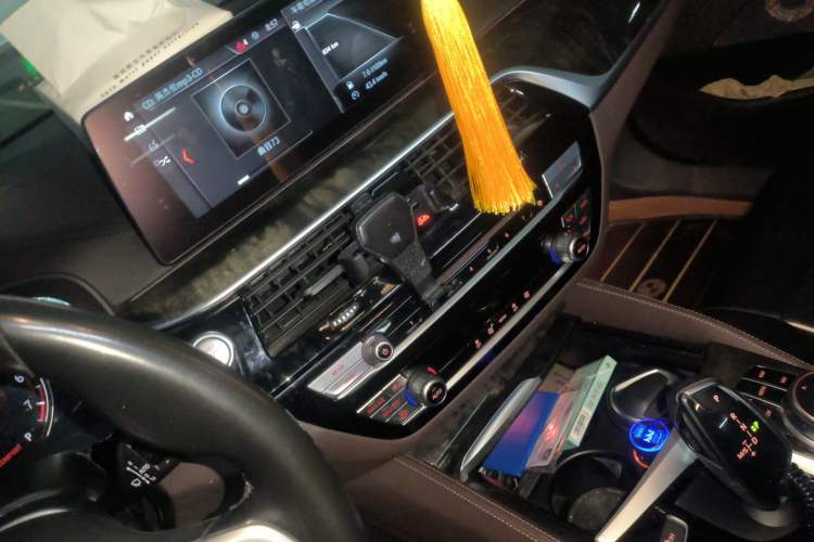 Used BMW 5 Series 2018 525Li M Sport Package Audio And AC Panel