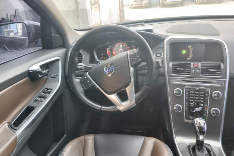 Used Volvo XC60 2015 T5 AWD Zhiyuan Edition Steering Wheel