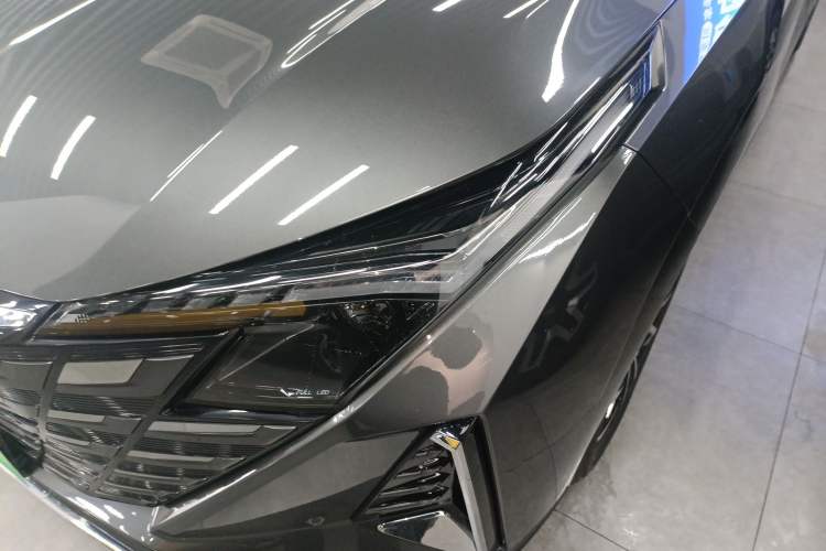 Used Changan UNI-Z New Energy 2024 Blue Whale Smart Electric iDD 125km Beyond Edition