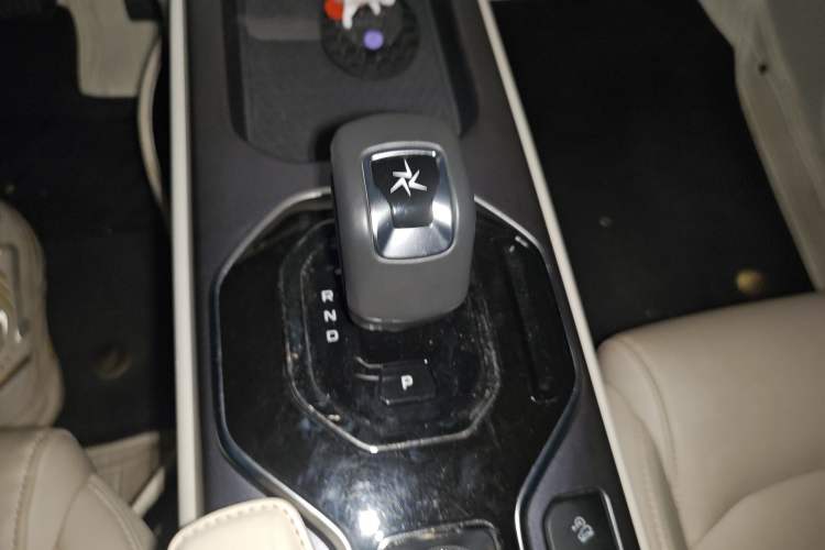 Used Geely Auto icon 2023 1.5TD Chocolate Smoothie Edition Gear Lever