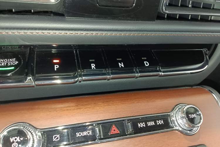 Used Lincoln Aviator 2023 3.0T V6 Four-Wheel Drive Luxury Cruise Version Six Seats
