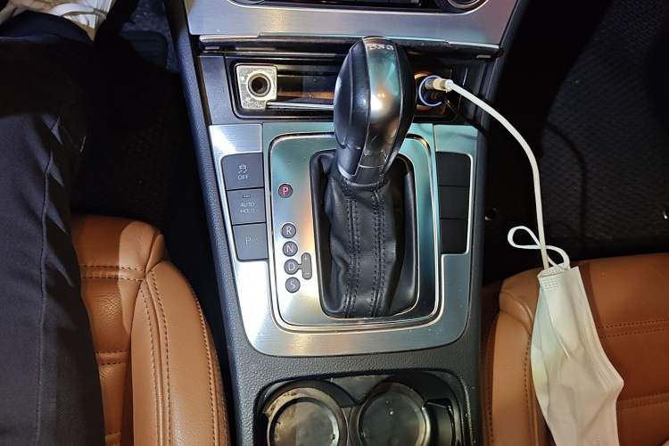 Used Volkswagen FAW-Volkswagen CC 2011 1.8TSI Luxury Model Gear Lever