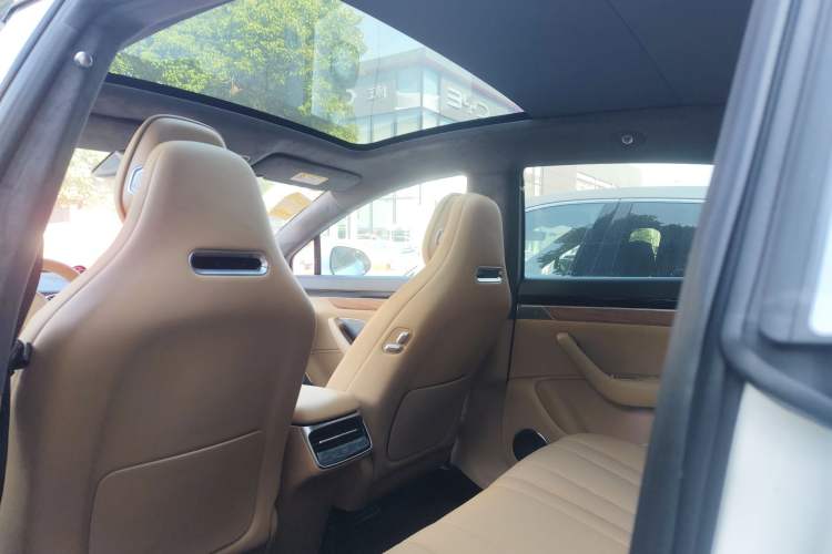 Used Hima Luxeed R7 2025 Extended-Range 251km Pro Headliner