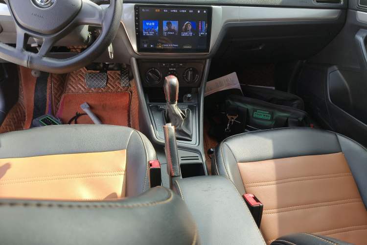 Used Volkswagen Lavida 2018 Classic 1.5L Automatic Fashion Edition China VI Standard Gear Lever