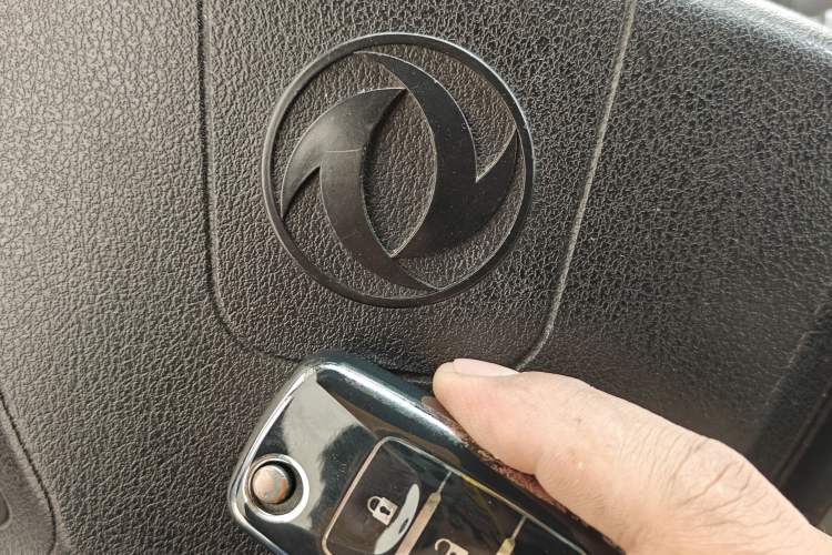 Used FORTHING Lingzhi 2016 M5 2.0L 7-seat Long-wheelbase Standard Model