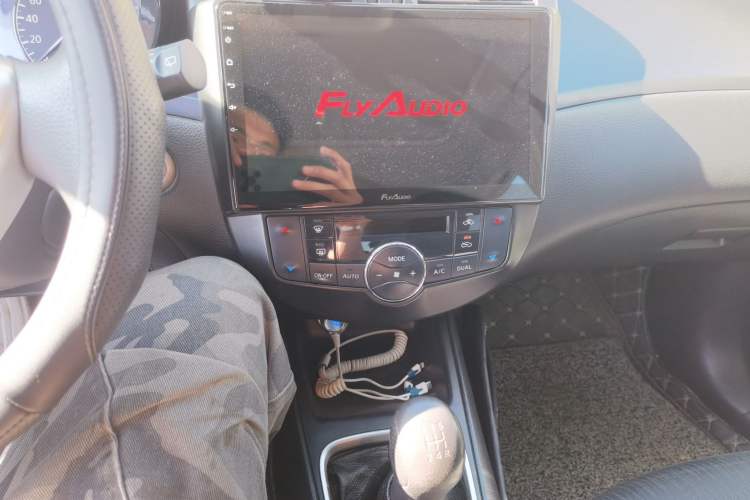 Used Nissan Tiida 2011 1.6L Manual Smart Version
